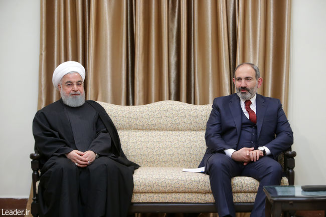 Ayatollah Khamenei receives Armenian Prime Minister and his entourage