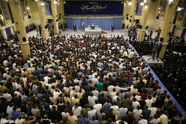 Ayatollah Khamenei receives a group of university students