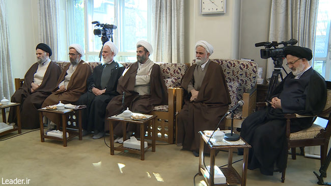 บรรดาสมาชิกสภาระดับสูงสถาบันศึกษาศาสนาเข้าพบท่านผู้นำสูงสุดการปฏิวัติอิสลาม