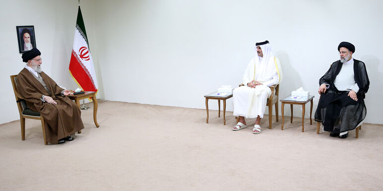 قائد الثورة الإسلامية المعظم يستقبل أمير قطر الشيخ تميم بن حمد آل ثاني والوفد المرافق