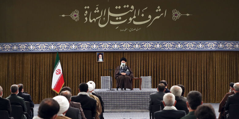 İslam İnkılabı Lideri Ayetullah Hamanei’nin İlam eyaletinin üç bin şehidini anmak üzere düzenlenen kongrenin yetkilileri ile görüşmesinde beyanatı
