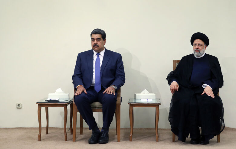 İslam İnkılabı Rehberi'nin Venezuela Devlet başkanı ve beraberindeki heyeti kabul etmesi
