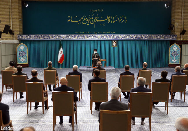 The Leader in a meeting with the President and cabinet members