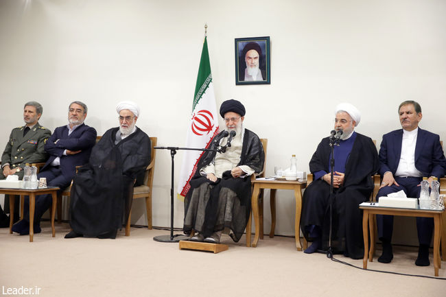The Leader among officials on the occasion of National Week of the Government