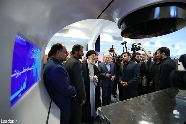 بازدید از نمایشگاه شرکت‌های دانش‌بنیان و فناوری‌های برتر (ایران ساخت)