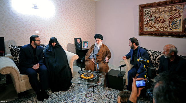 The presence of the Leader in Martyr Hamedan's residence