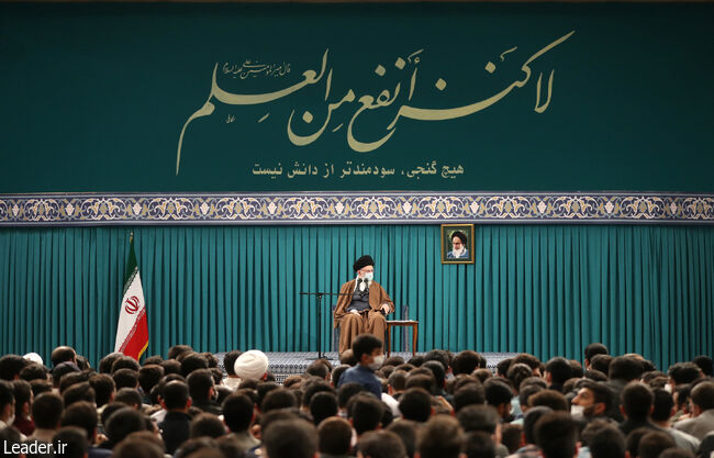 The Supreme Leader of the Islamic Revolution in a meeting with a group of students and representatives of student organizations