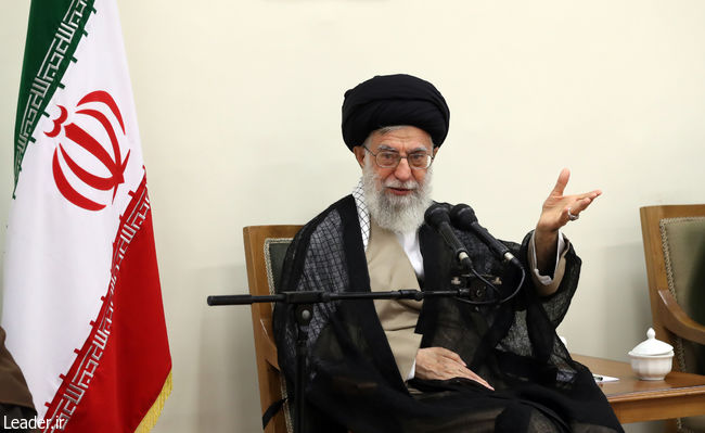 Ayatollah Khamenei receives cultural activists and officials from Yazd and Hamedan provinces.