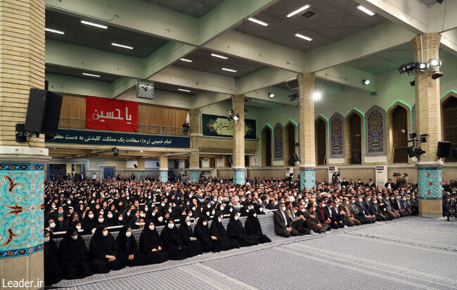 In a meeting with teachers and educators from all over the country, the Supreme Leader of the Islamic Revolution explained