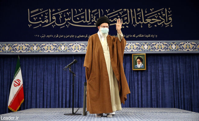 The Leader met with officials, agents, and pilgrims of the Sacred House of Allah