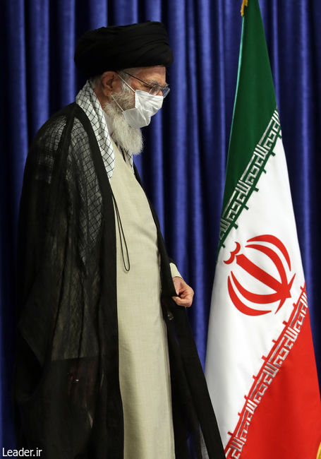 قائد الثورة الإسلامية المعظم في إتصال متلفز مع مسؤولي التربية والتعليم